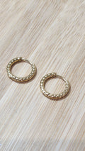 Créoles martelées dorées 12 mm