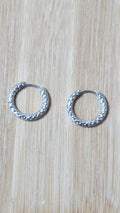 Créoles martelées argentées 12 mm