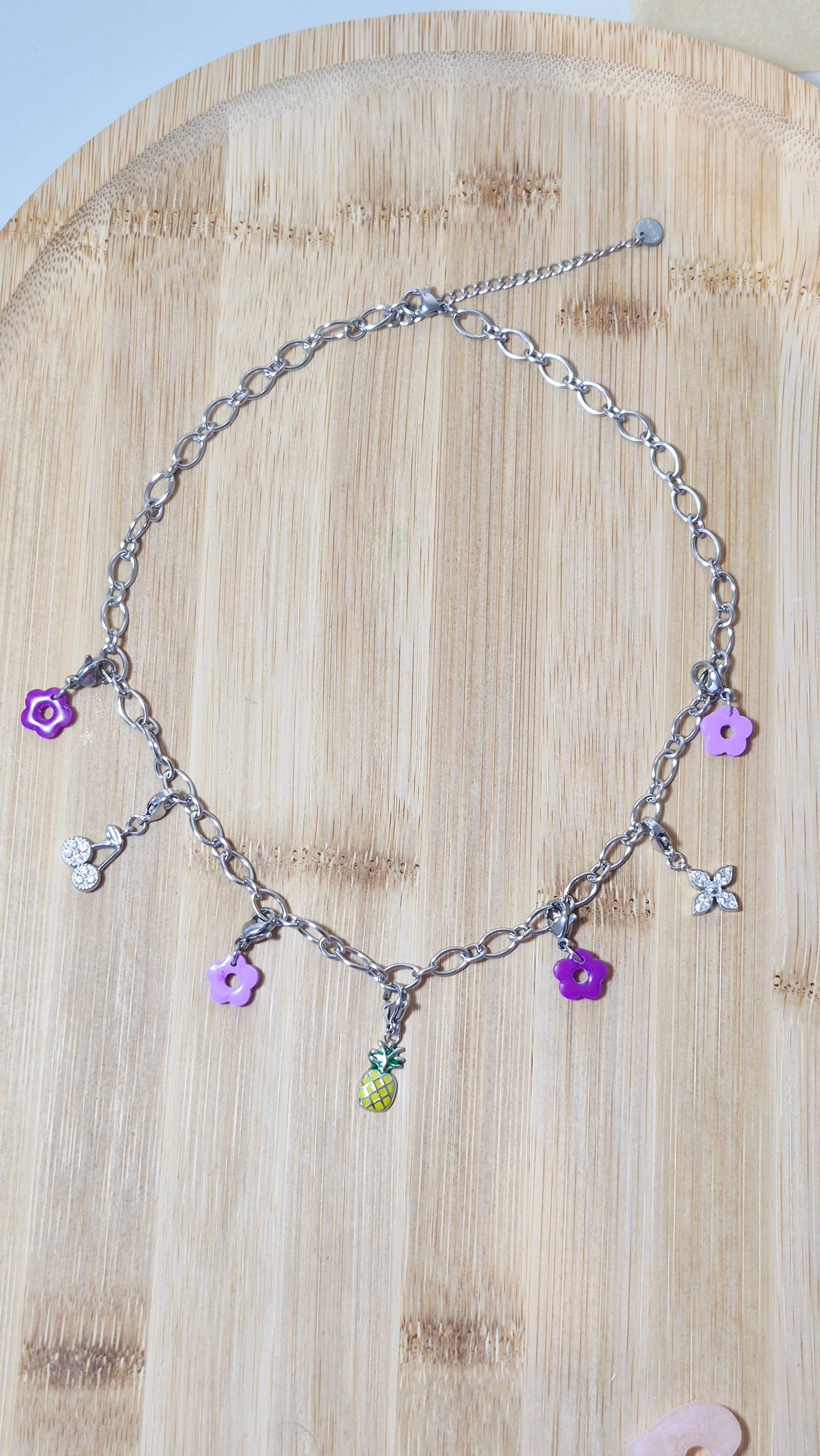 Collier argenté charms violets