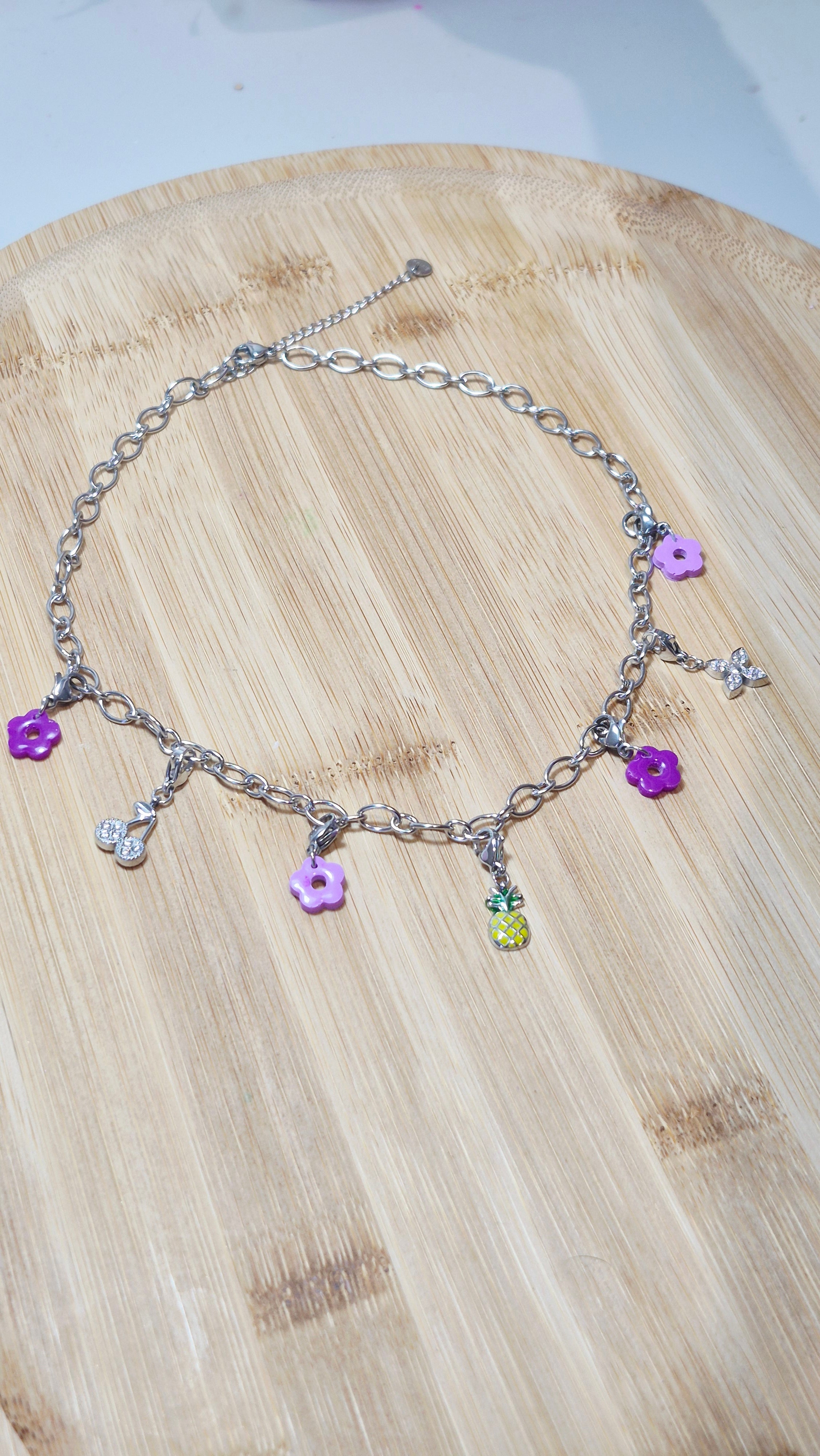 Collier argenté charms violets