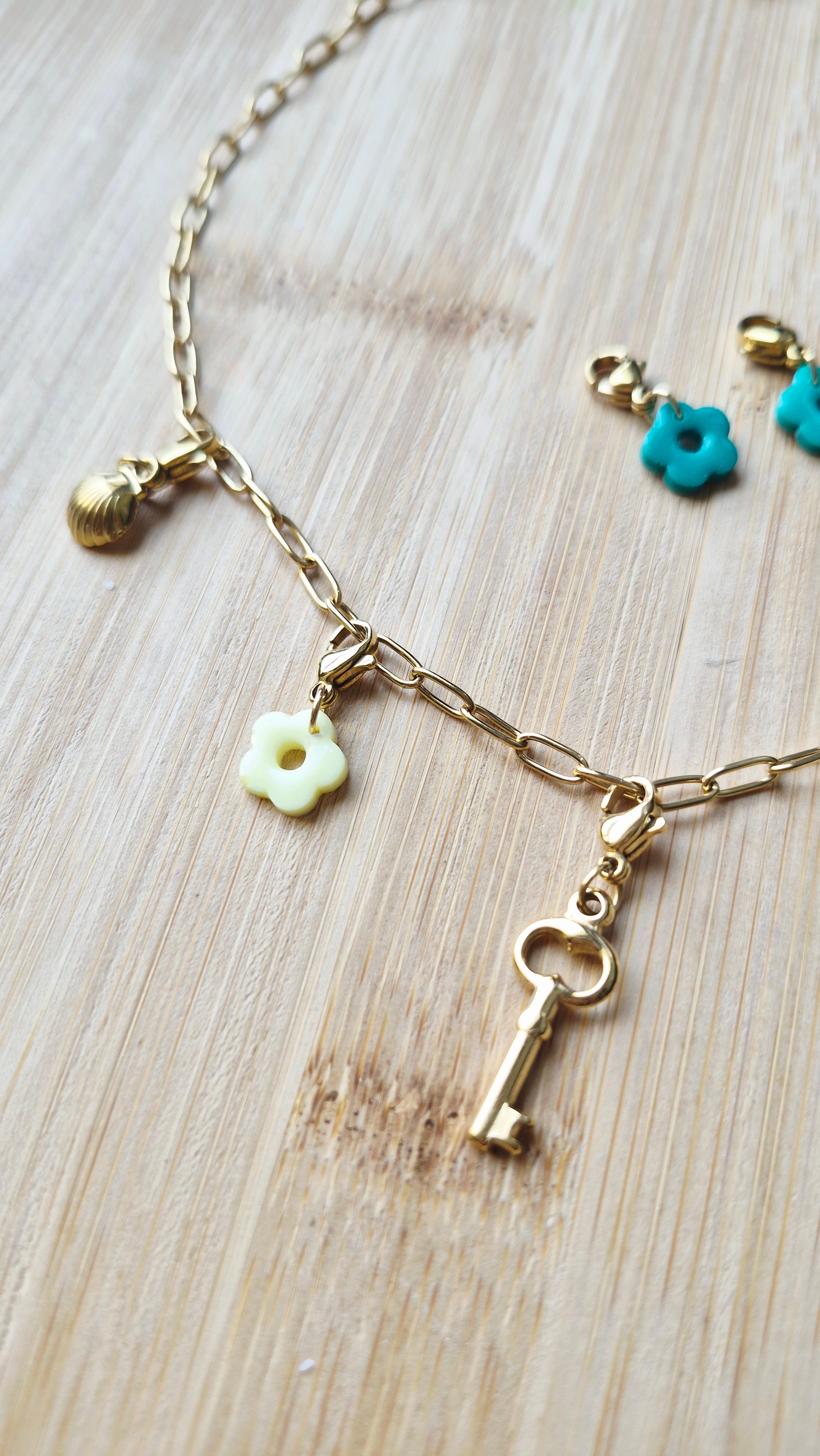 Collier charms collection évasion